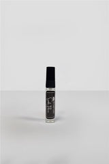 "7Perfumes Smoke Flare – The 5ml bottle carrying Ganymede-inspired mineral leather fragrance, perfect for testing or gifting."